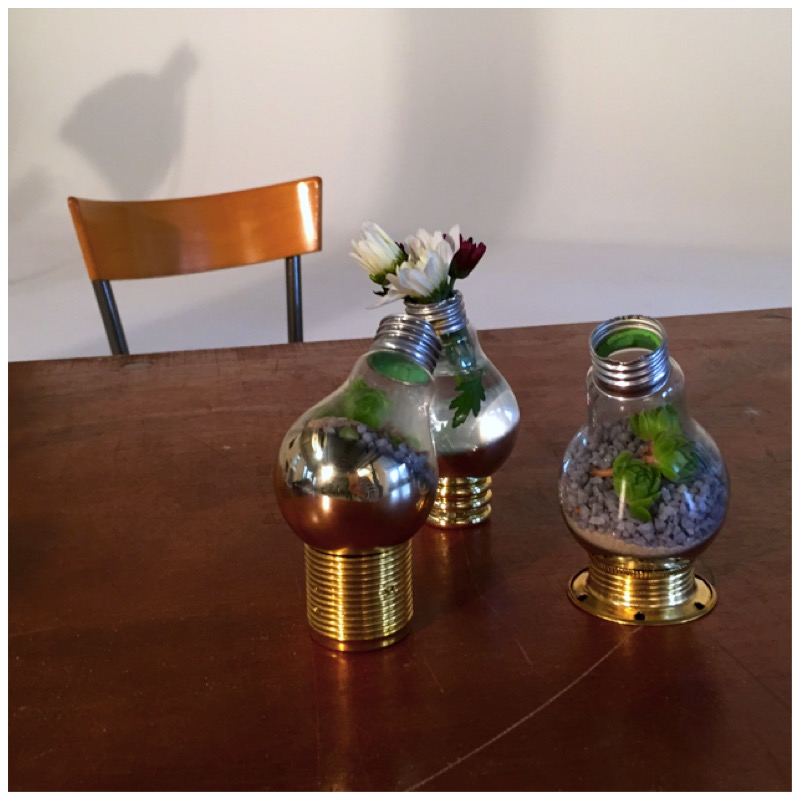 Vasen und Terrarien aus alten Glühbirnen16