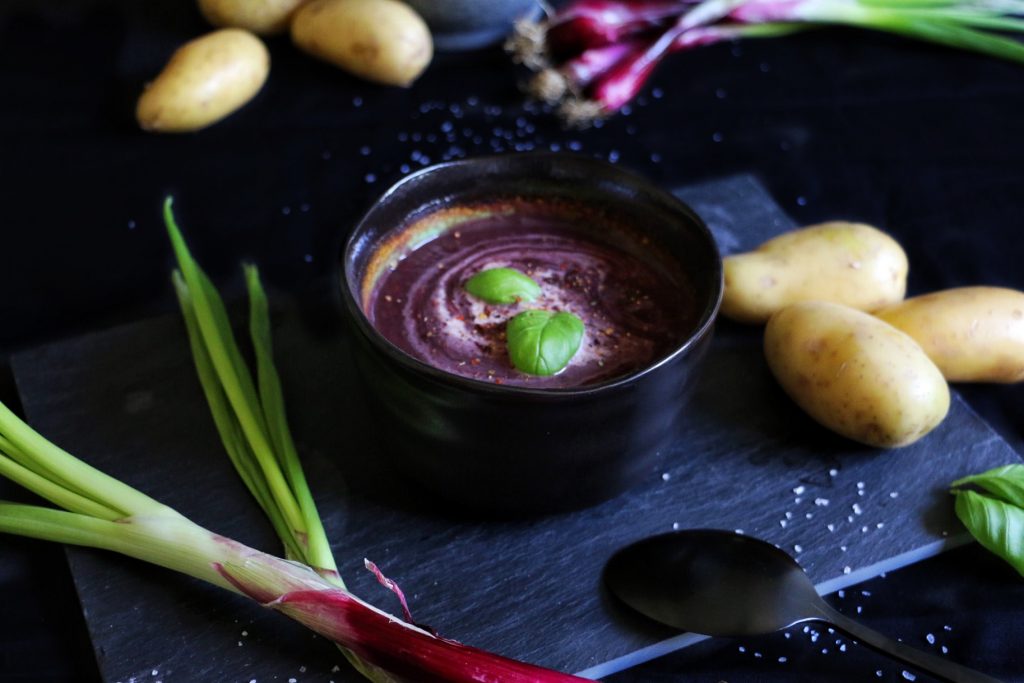 Purple Vegetable Soup - Violette Gemüsesuppe by eat blog love