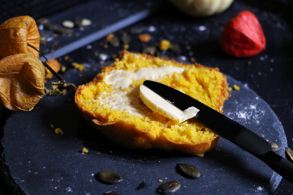 Pumpkin Bread - Frisches Kürbisbrot by eat blog love