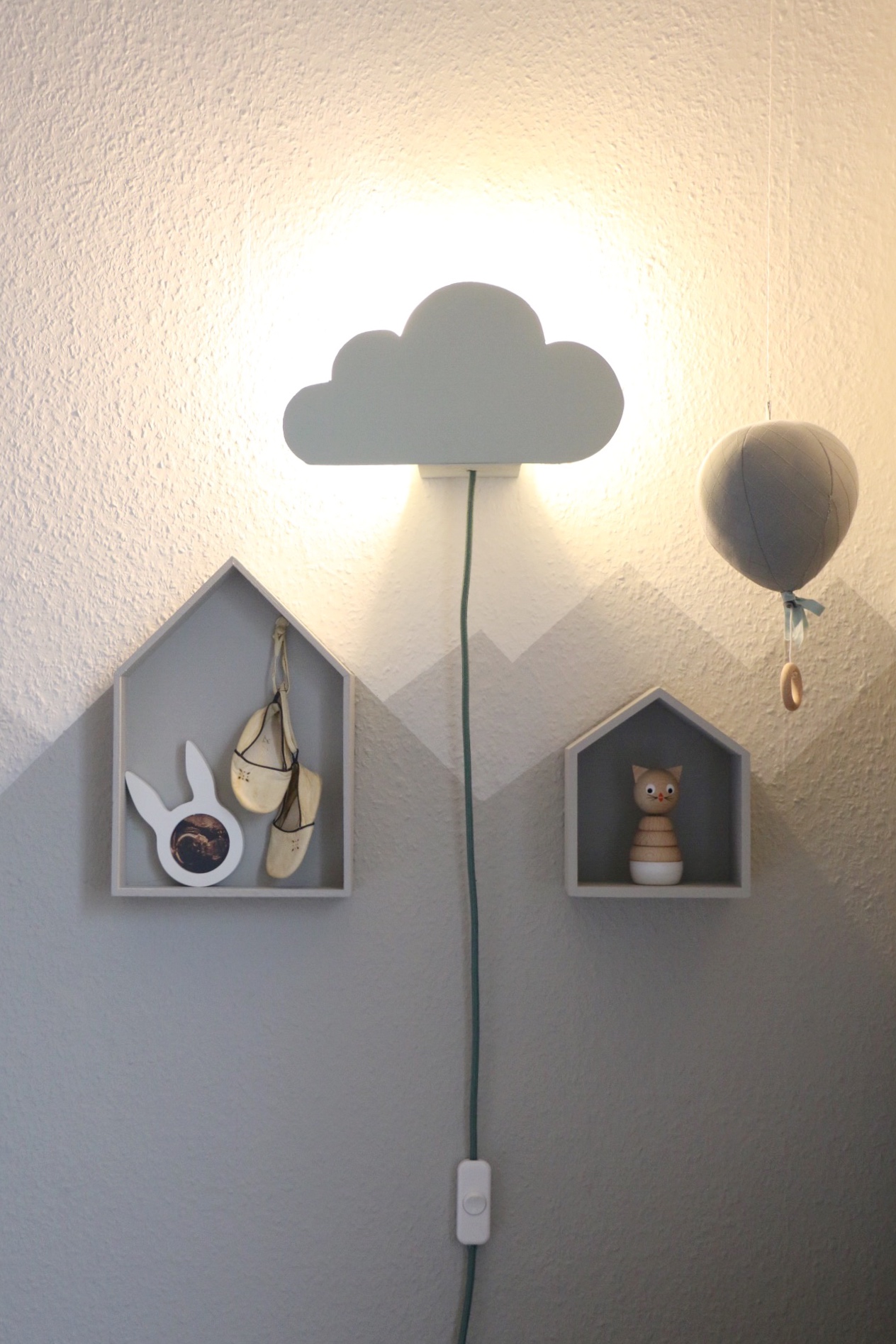 DIY Cloud Lamp - Wolkenleuchte für die Wickelecke by eat blog love
