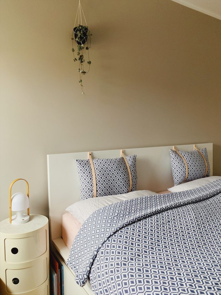 Ikea Hack DIY Malm Headboard Malm Kopfteil mit Lederriemen