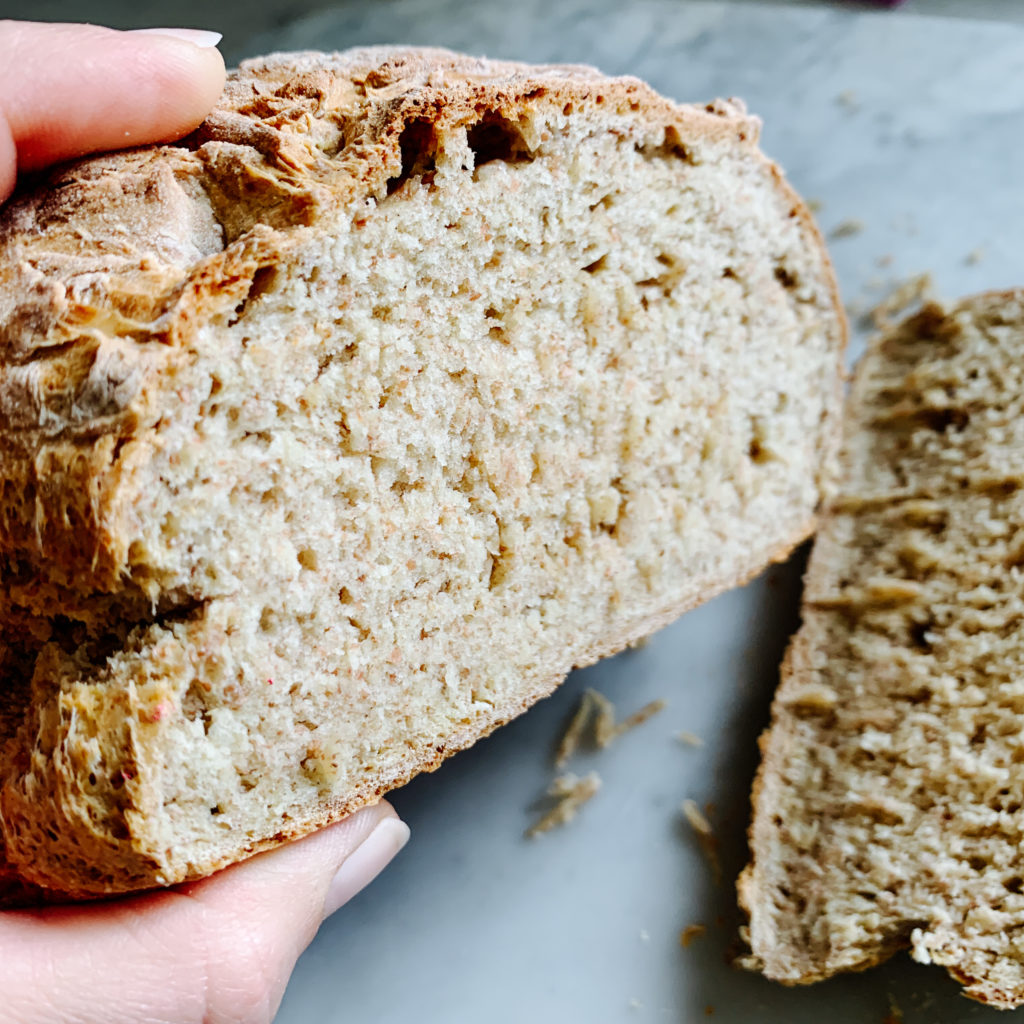 Sodabrot: Schnelles Buttermilch Brot ohne Hefe backen | eat blog love