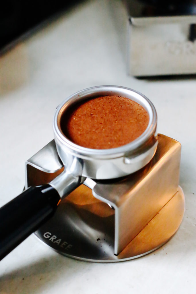 Perfekt getamptes Kaffeepulver von eat blog love